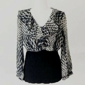 Signature by Larry Levine Blouse - Ruffled at the neck - Size L